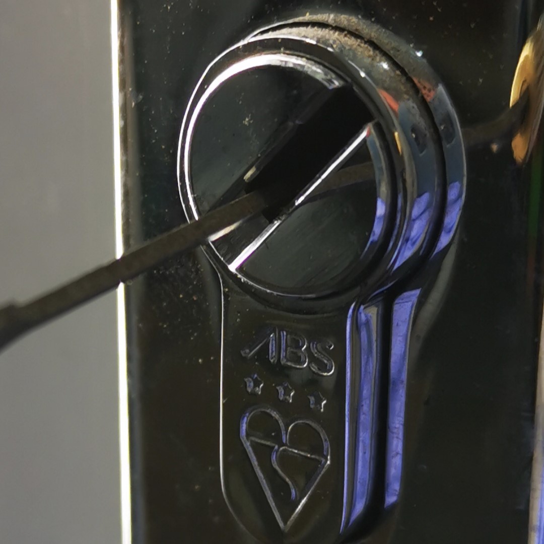 Avocet ABS 3 star diamond standard lock in chrome