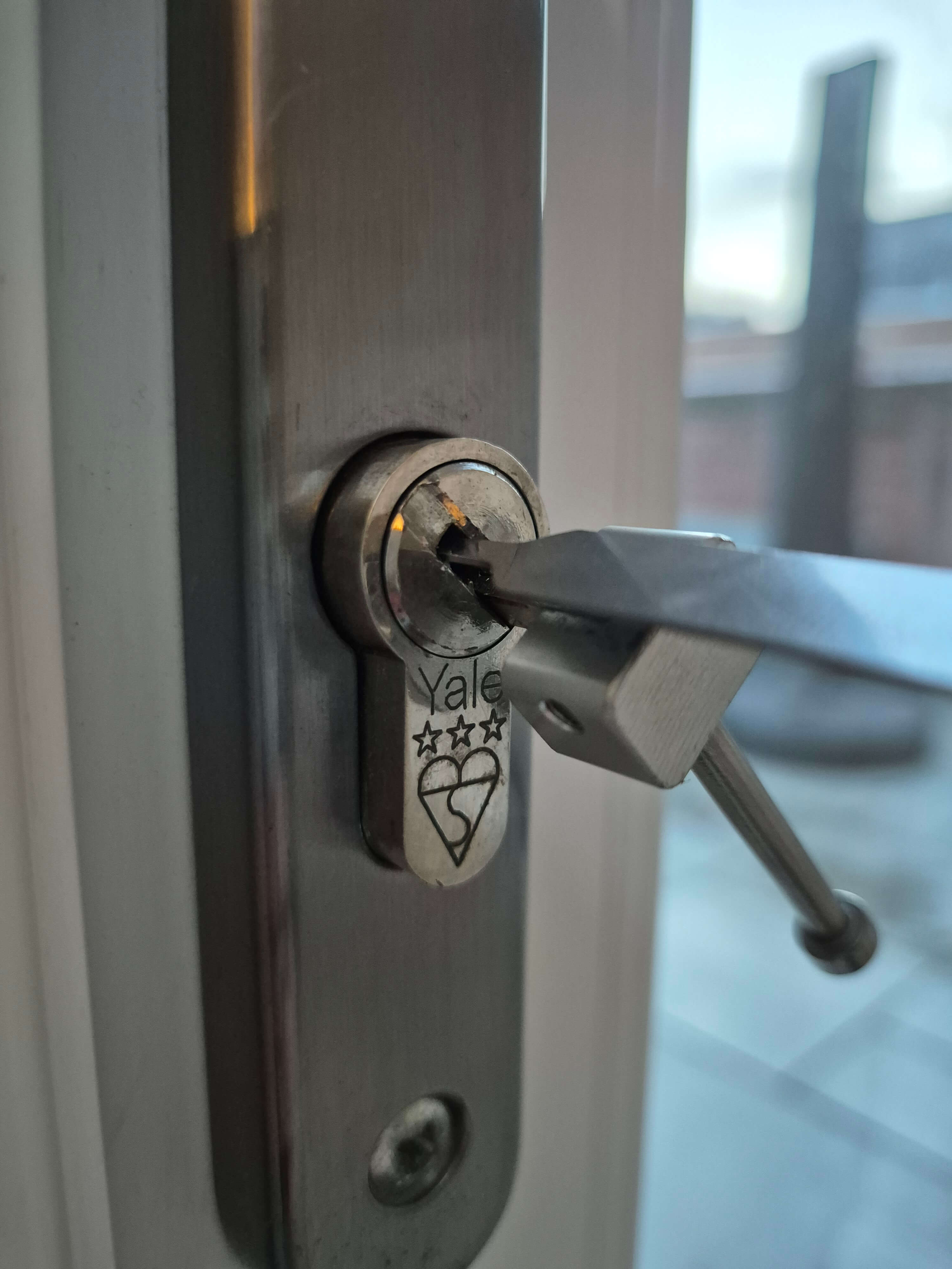 Yale Platinum 3 Star Anti Snap Lock